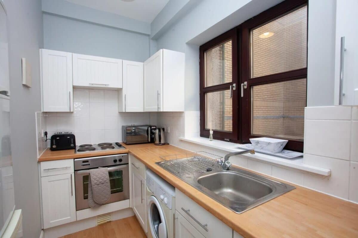 Modern And Refurbished Flat In Merchant City Glasgow Exterior foto